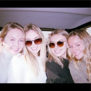 Meet your Posher, Isabella